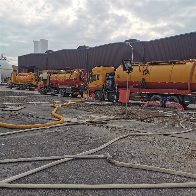 大茂镇污水池清理