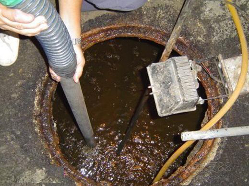 大茂镇隔油池清理